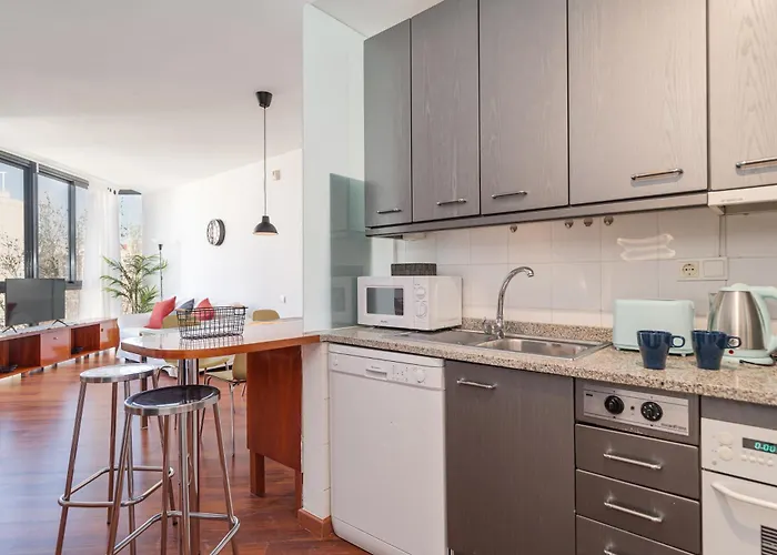 Cheerful Olympic Village شقة